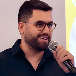 Retrato de Patrick Ferreira, gerente de Desenvolvimento na Danone.