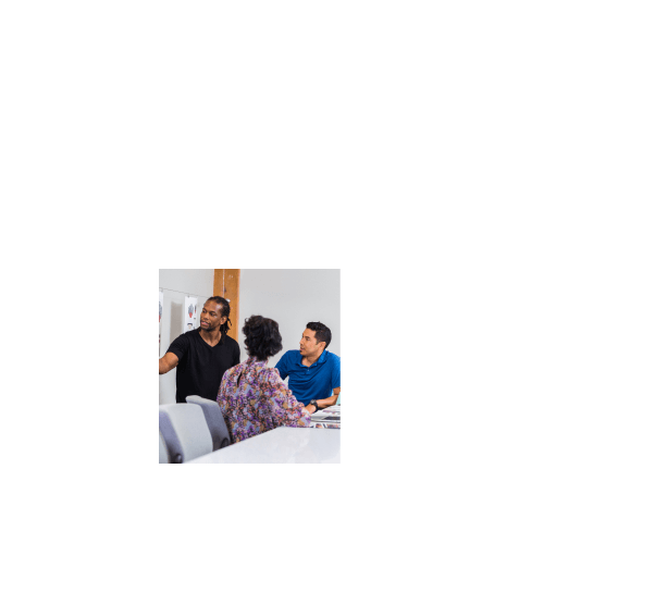 Mosaico com fotos de trabalhadores