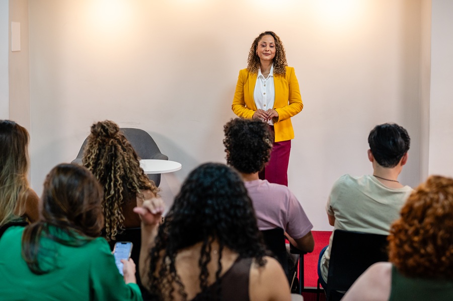 Power skills em programas de entrada: preparando jovens para desafios reais