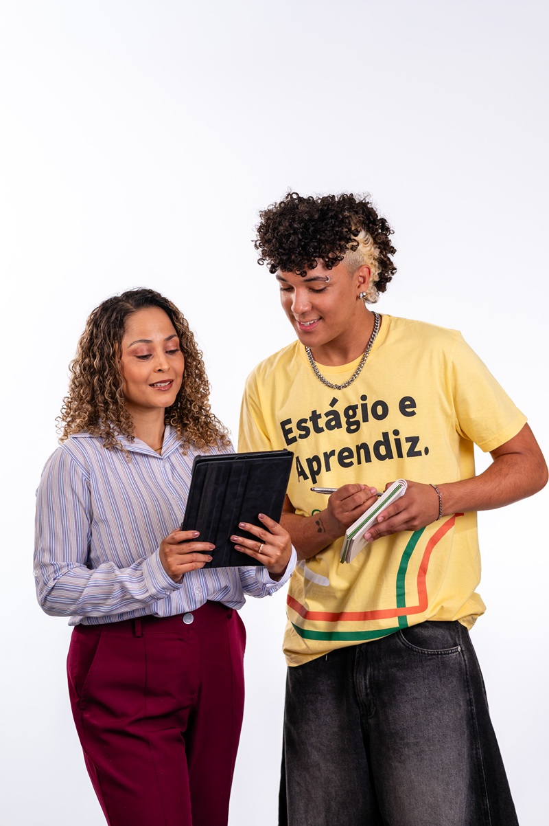 IA no dia a dia: aliada da produtividade ou nova pressão para jovens profissionais?